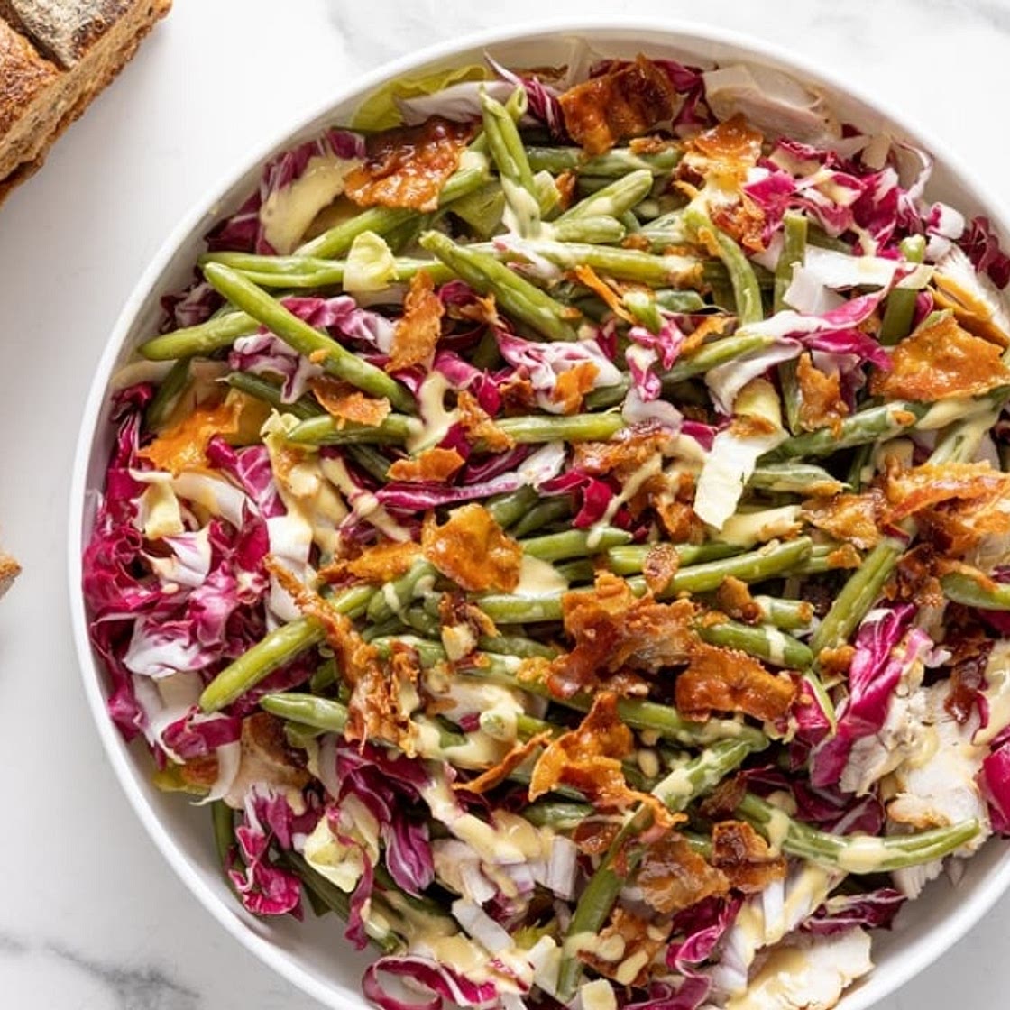 Insalata di fagiolini, radicchio, indivia e tacchino arrosto
