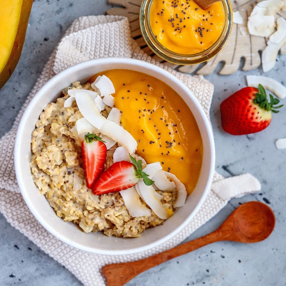 Creamy Protein Mango Oatmeal