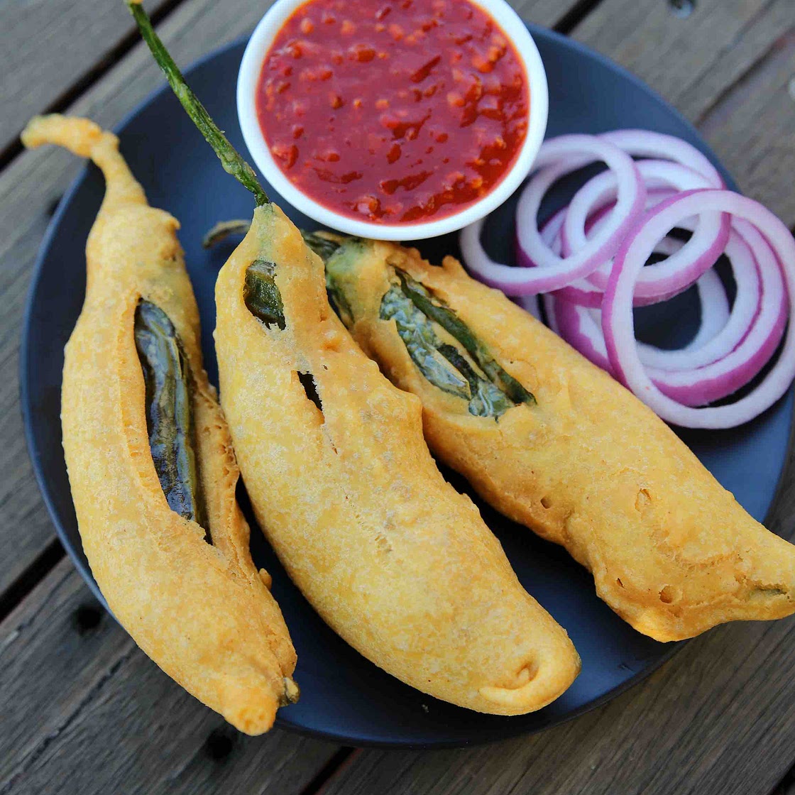 mirchi bajji recipe | chilli bajji | mirapakaya bajji | menasinakai bajji