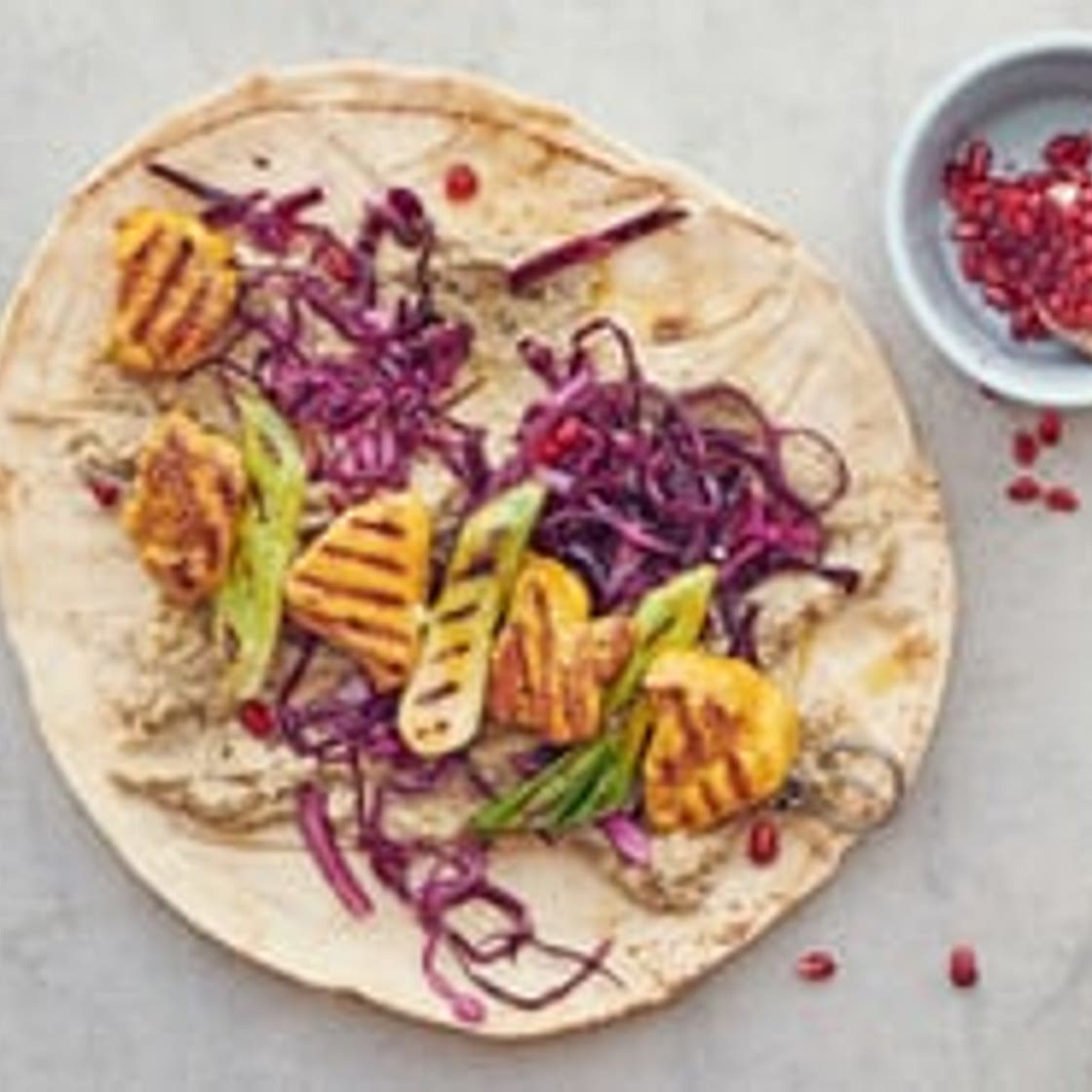 Fladenbrot mit Poulet, Baba Ganoush und Kabissalat