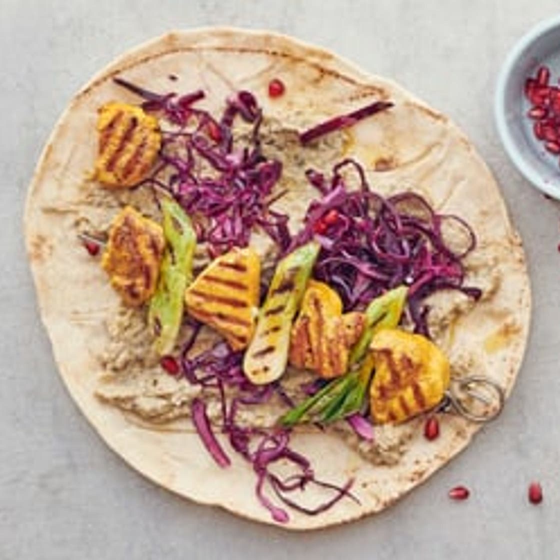 Fladenbrot mit Poulet, Baba Ganoush und Kabissalat