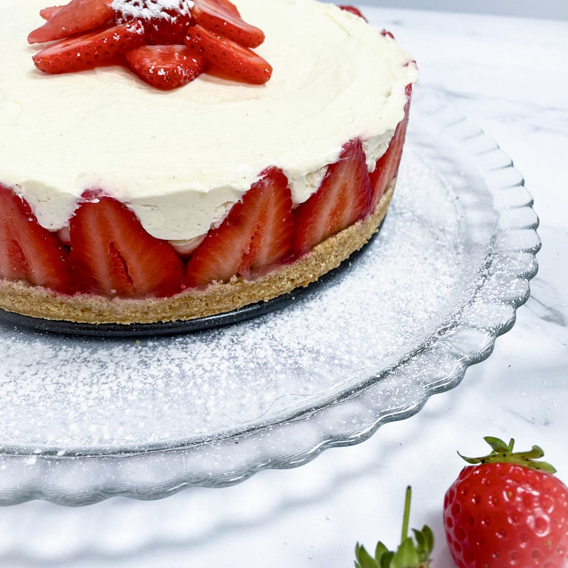 Easy Strawberry Cheesecake - No Bake