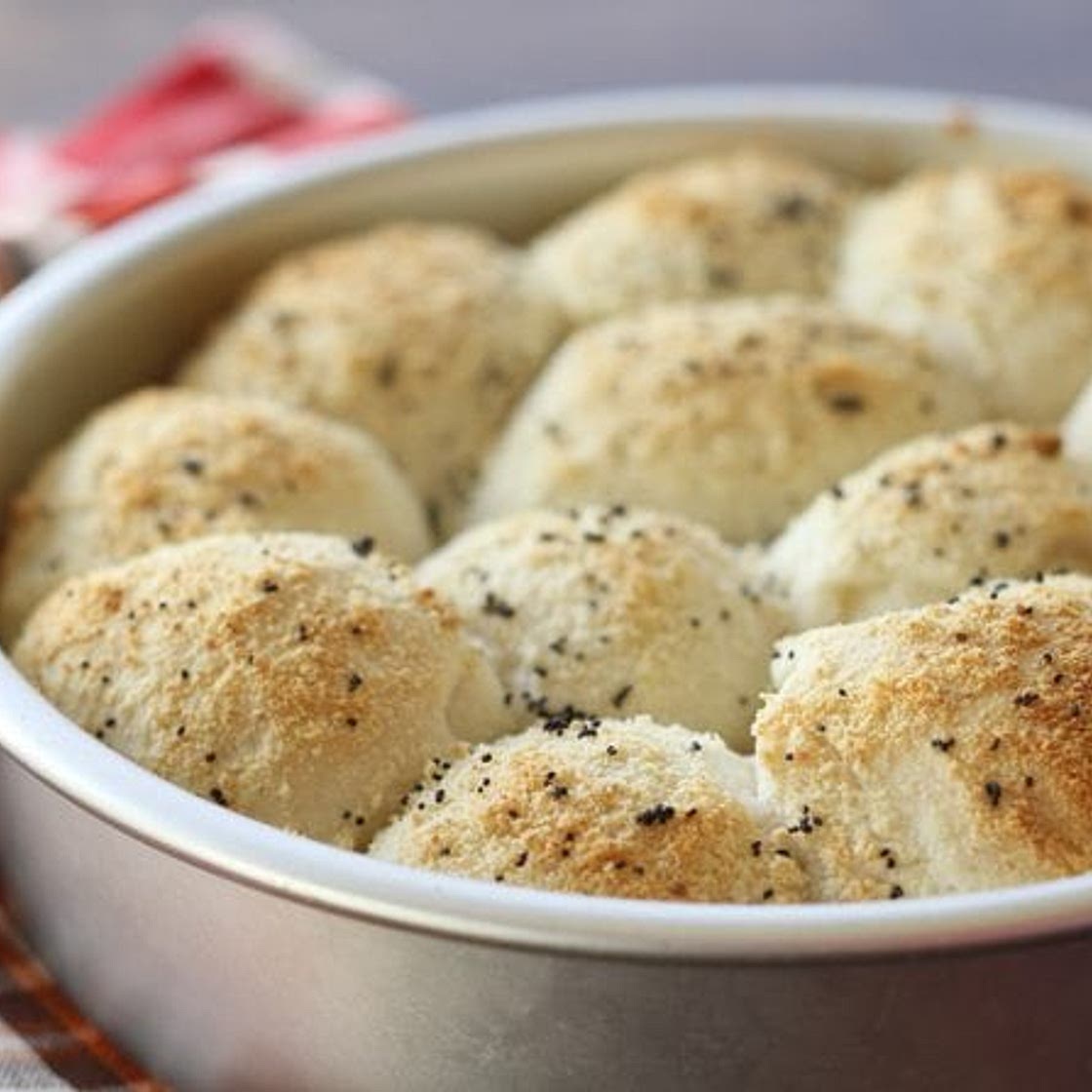 Easy Garlic Parmesan Rolls