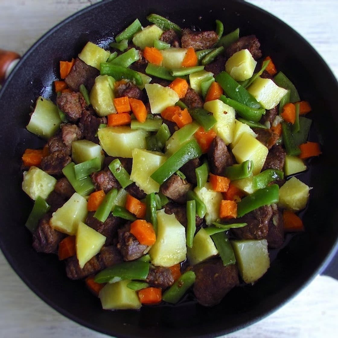 Sautéed veal with vegetables