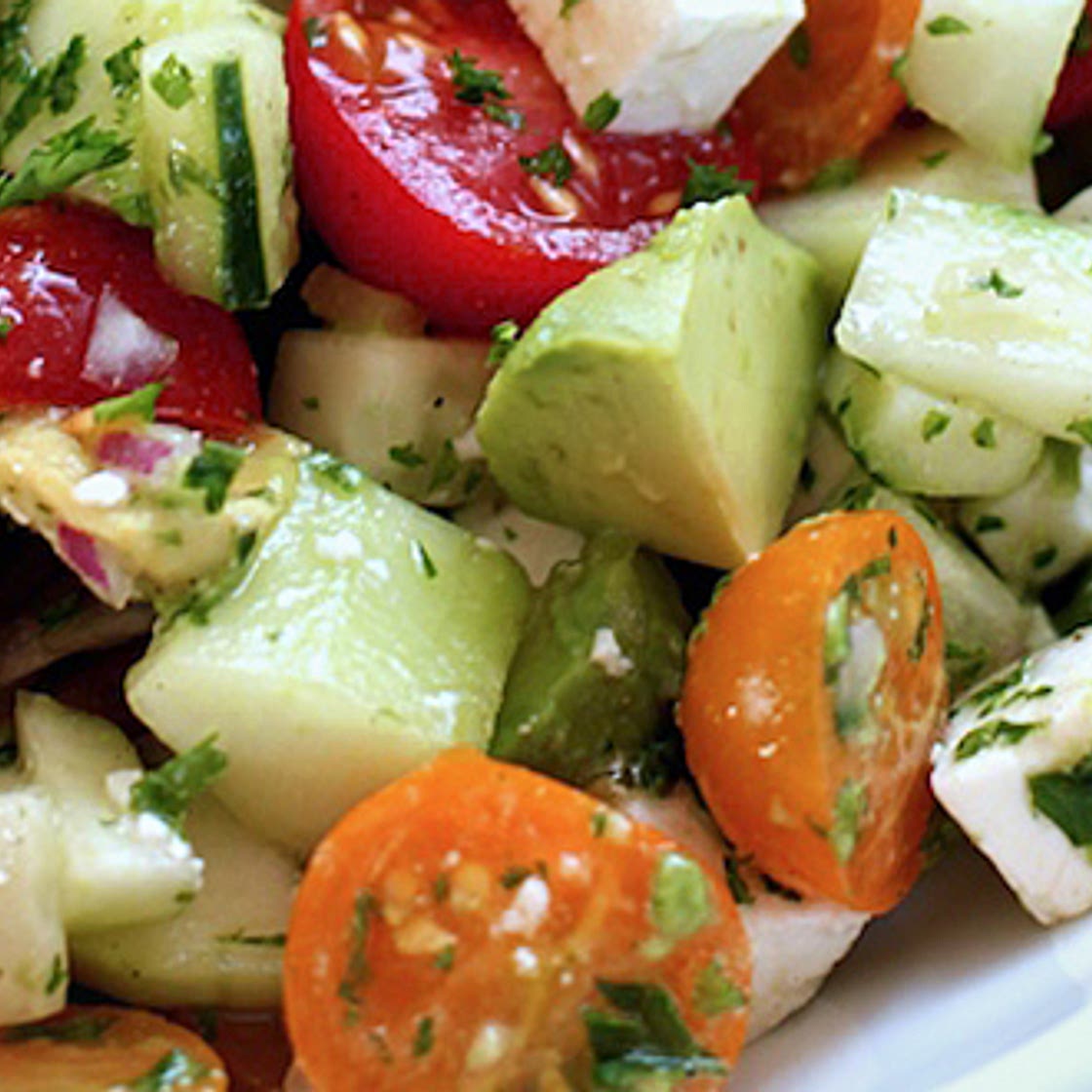 low carb zucchinisalat mit tomaten und mozzarella