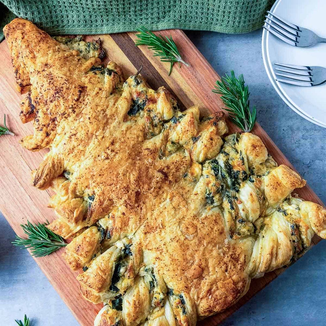 Christmas Tree Spinach Dip Breadsticks