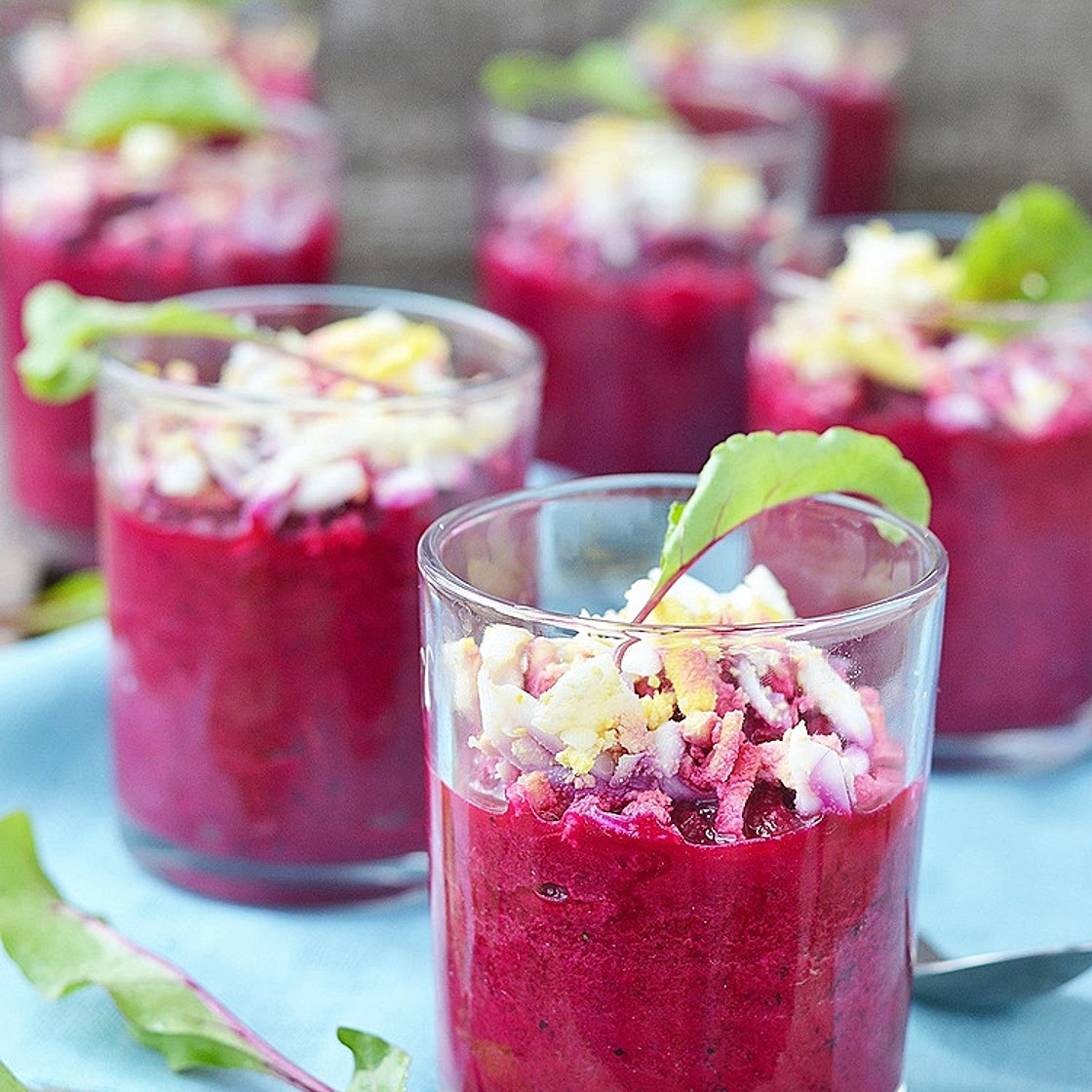 Verrines apéritives betterave-chèvre et basilic