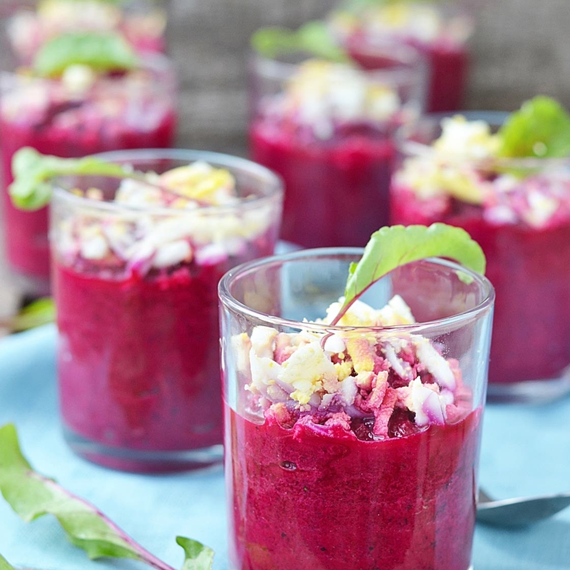 Verrines apéritives betterave-chèvre et basilic