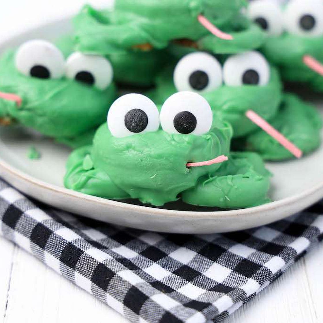 Oreo Frog Cookies