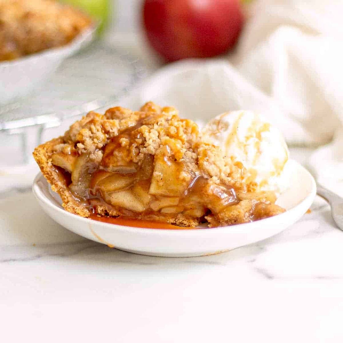 Apple Pie with Graham Cracker Crust - Easy Recipe