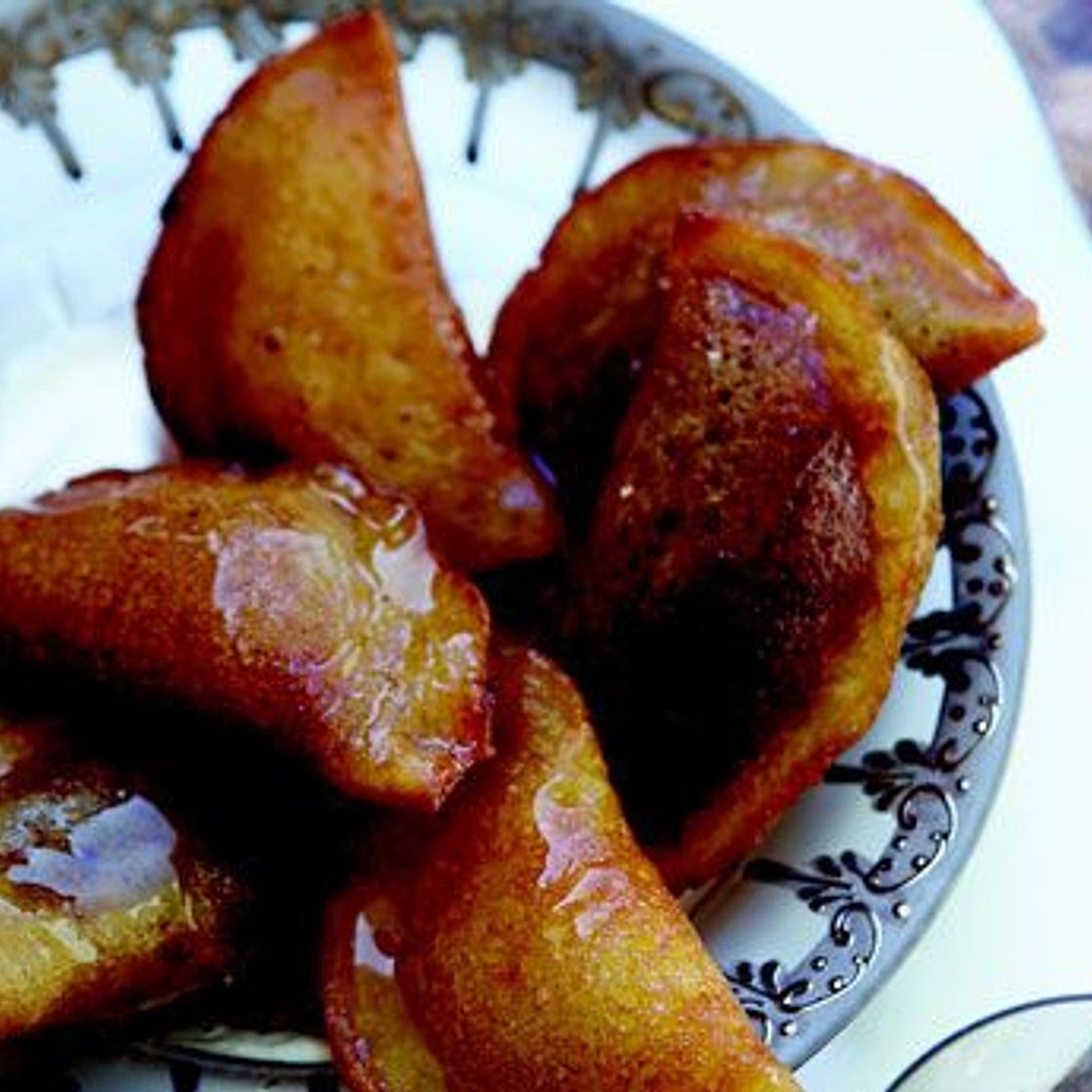 Cheese- or Walnut-Filled Crepes (_Atayef_)