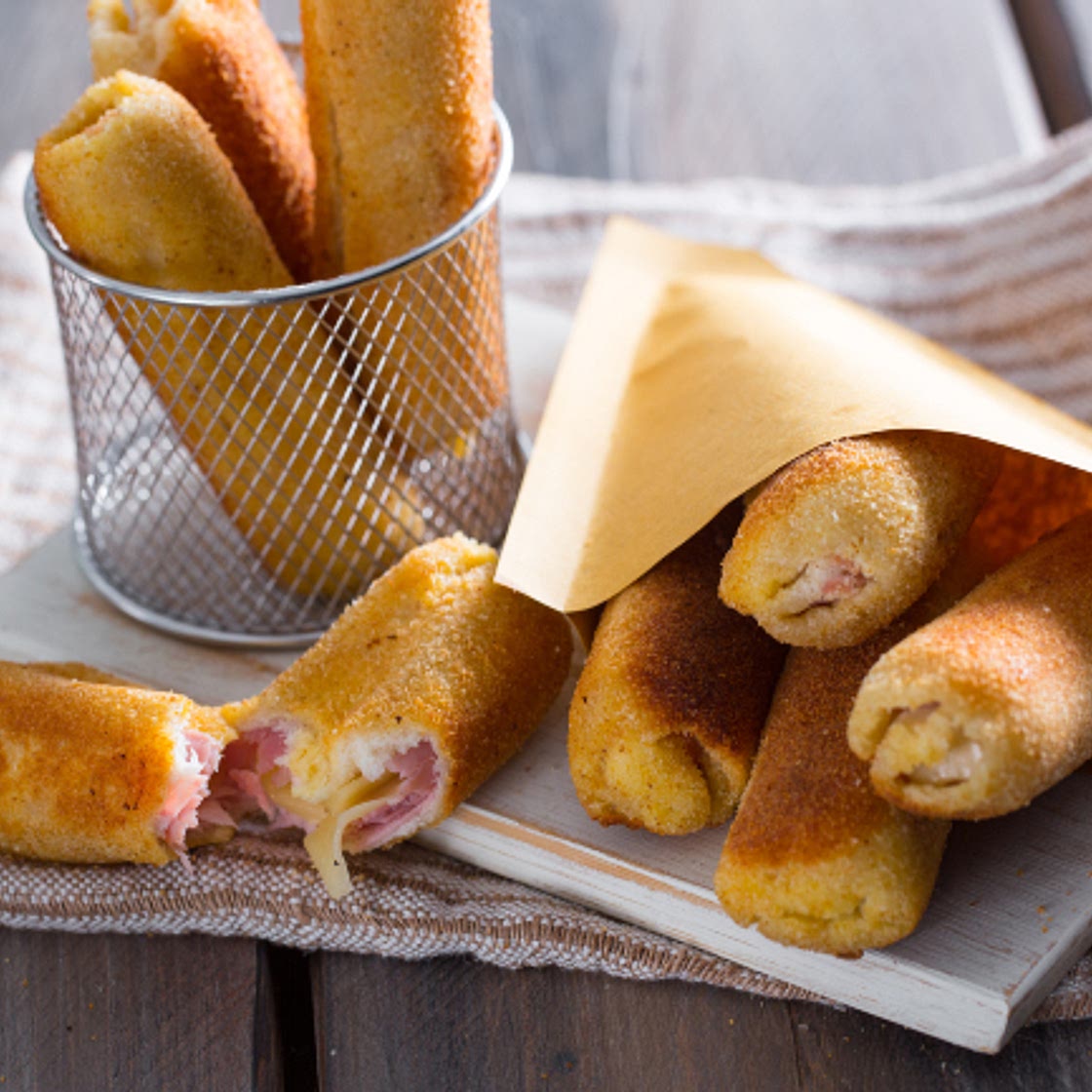 Involtini di pancarrè prosciutto e formaggio