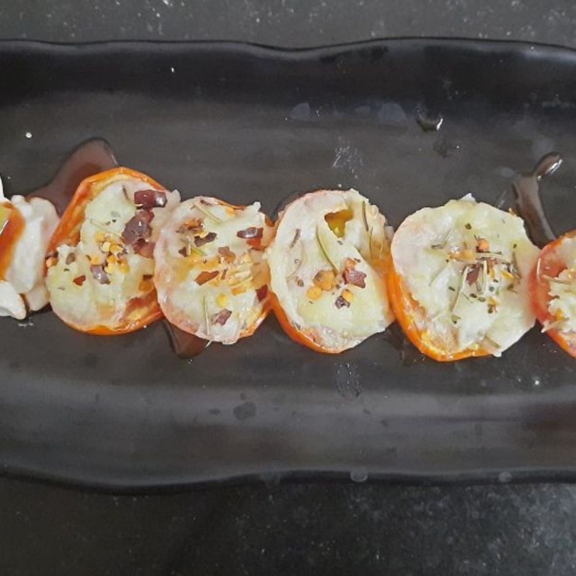 बेक्ड चीज़ टमाटर (Baked cheese tamatar recipe in Hindi)