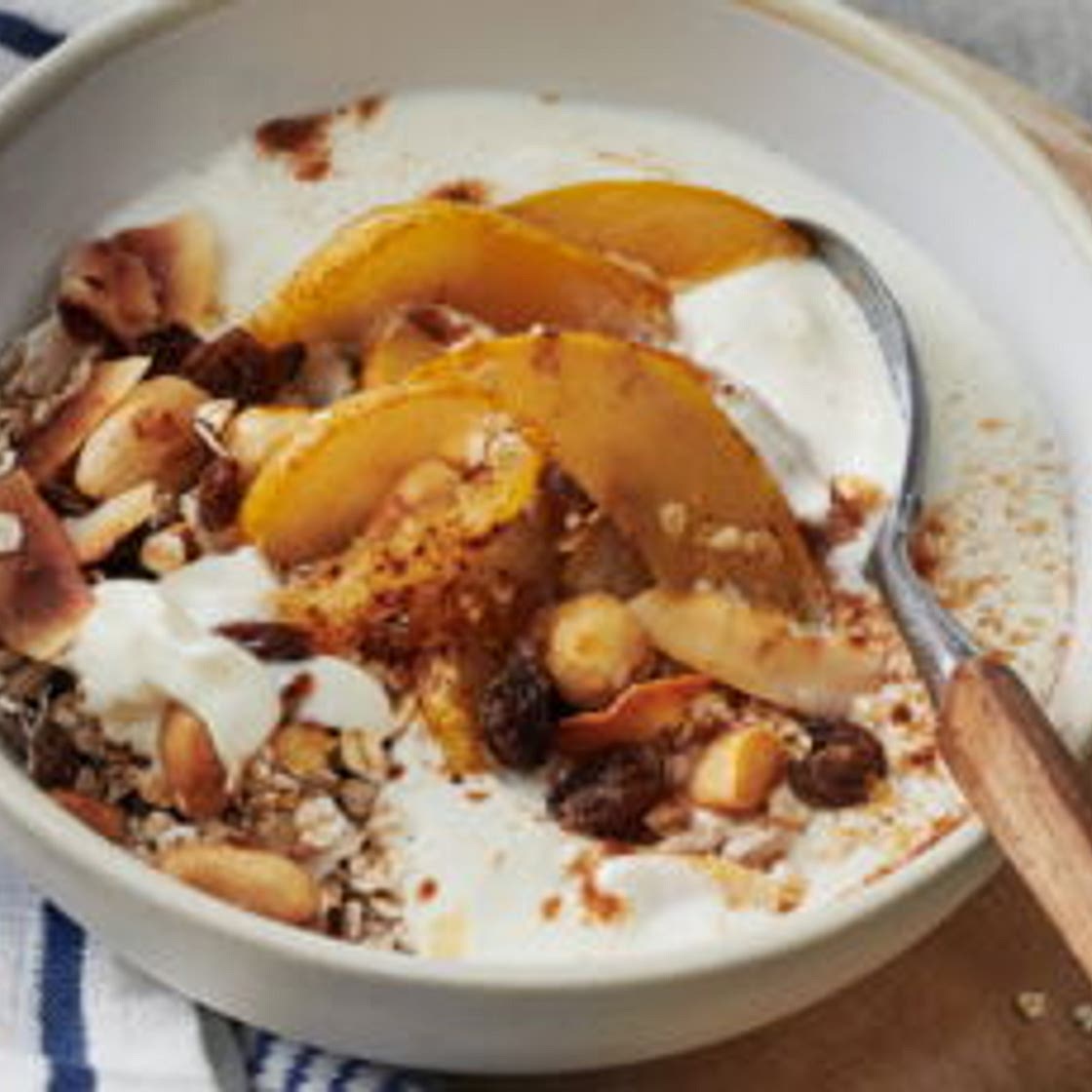 Muesli au yaourt et aux poires