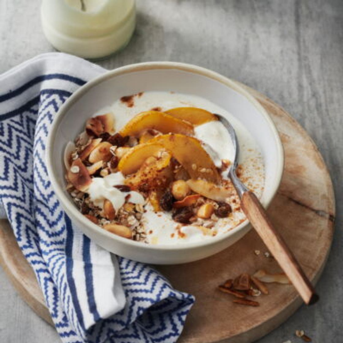 Muesli au yaourt et aux poires