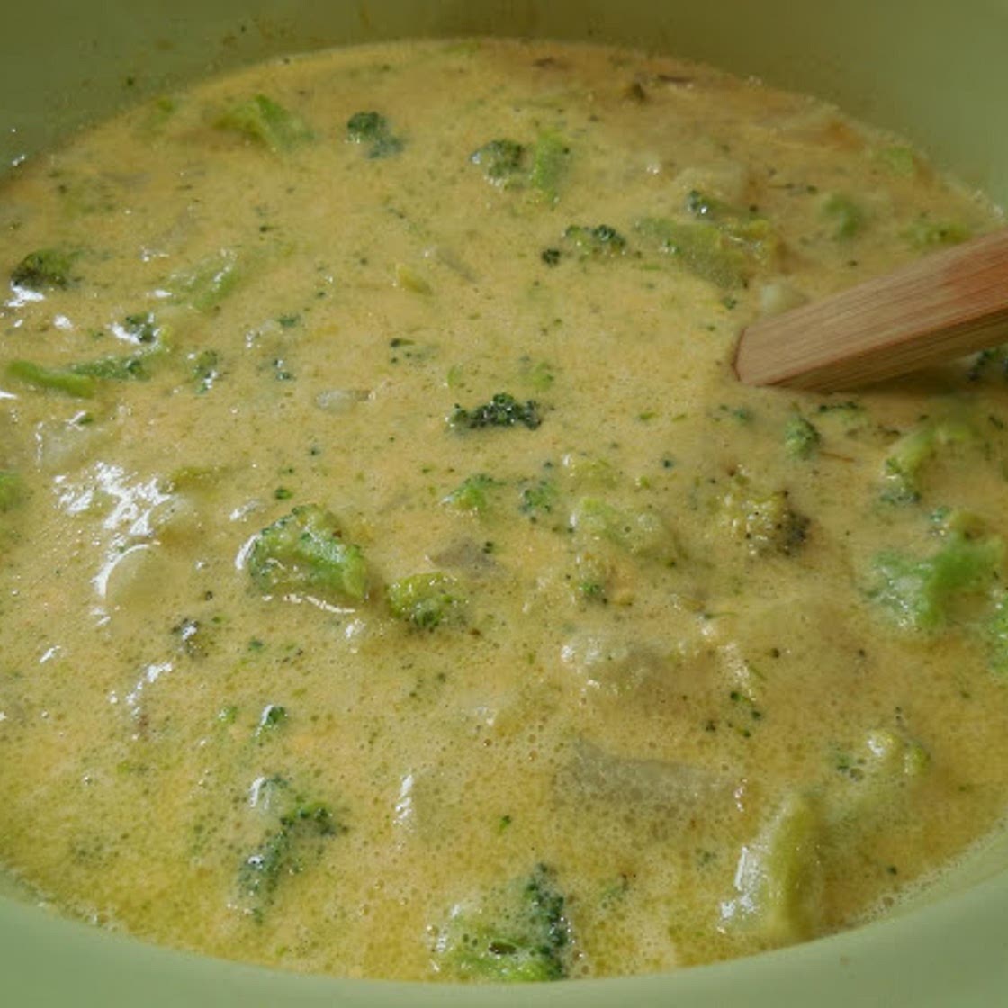 Crock Pot Cheesy Potato-Broccoli Soup
