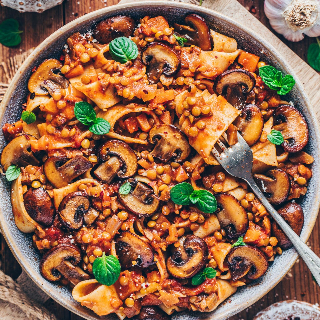 Linsen-Pilz-Ragout mit Nudeln