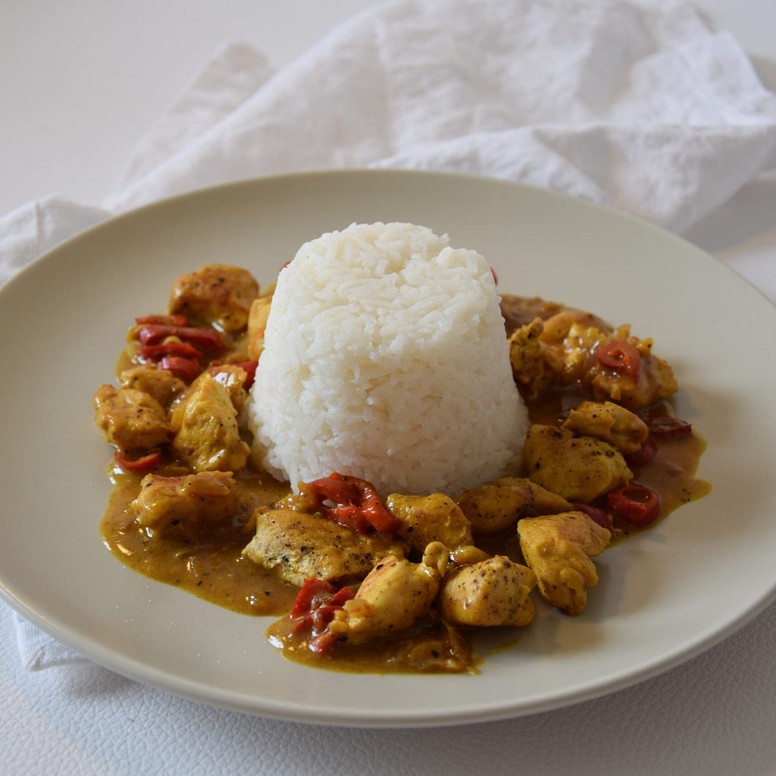 Huhn in Kokos-Curry-Sauce