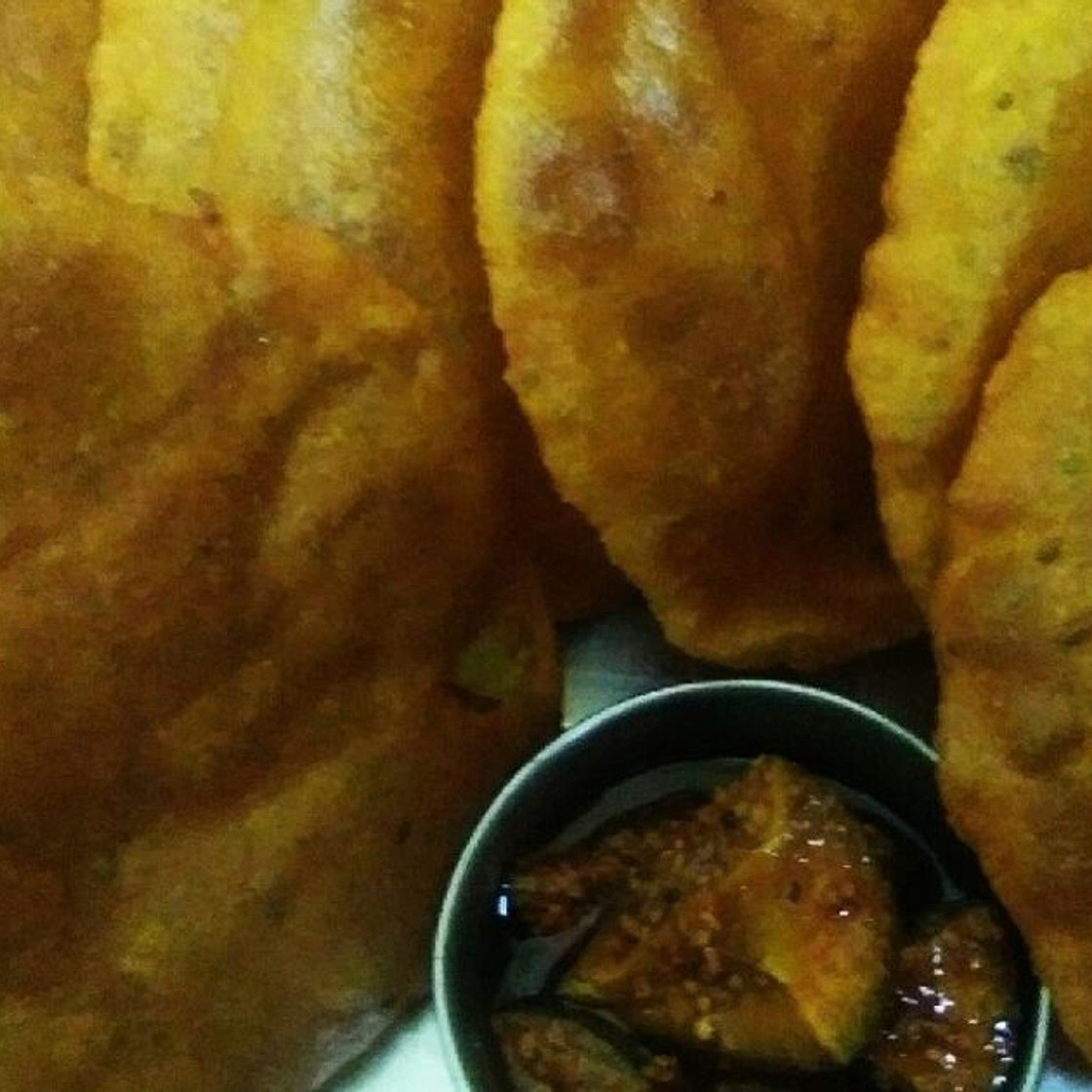 टमाटर पूरी (tamatar puri recipe in Hindi)