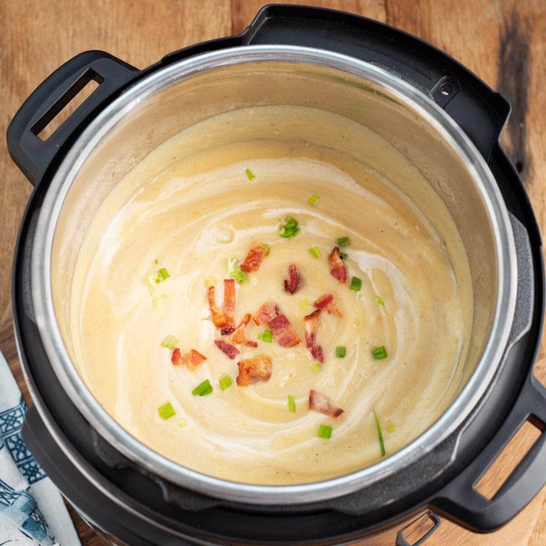 Instant Pot Cauliflower Soup