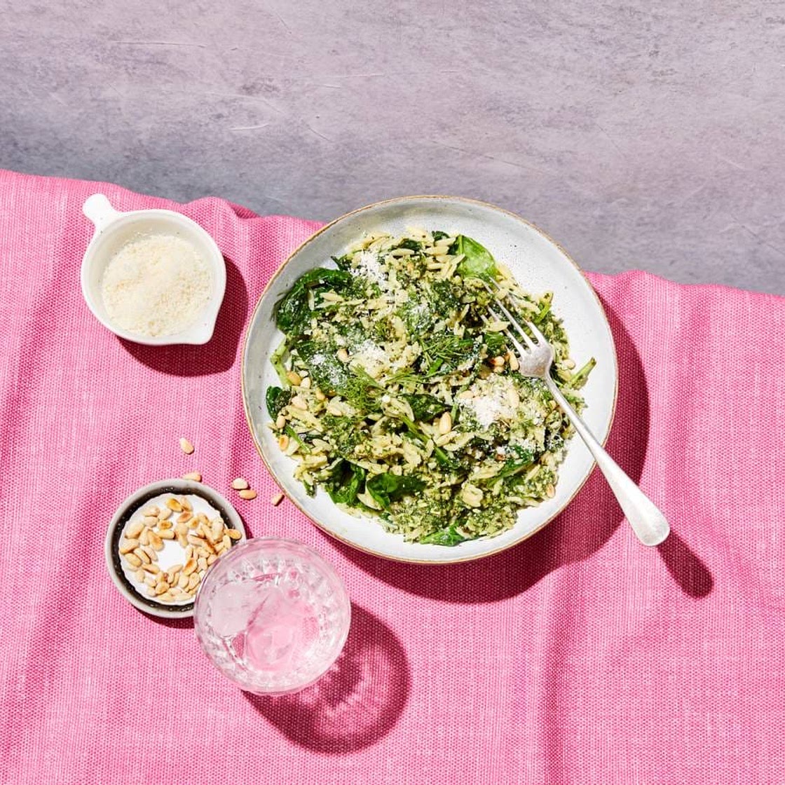 Orzo met spinazie en kruiden