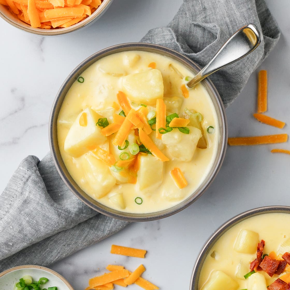 Easy 4-Ingredient Potato Soup