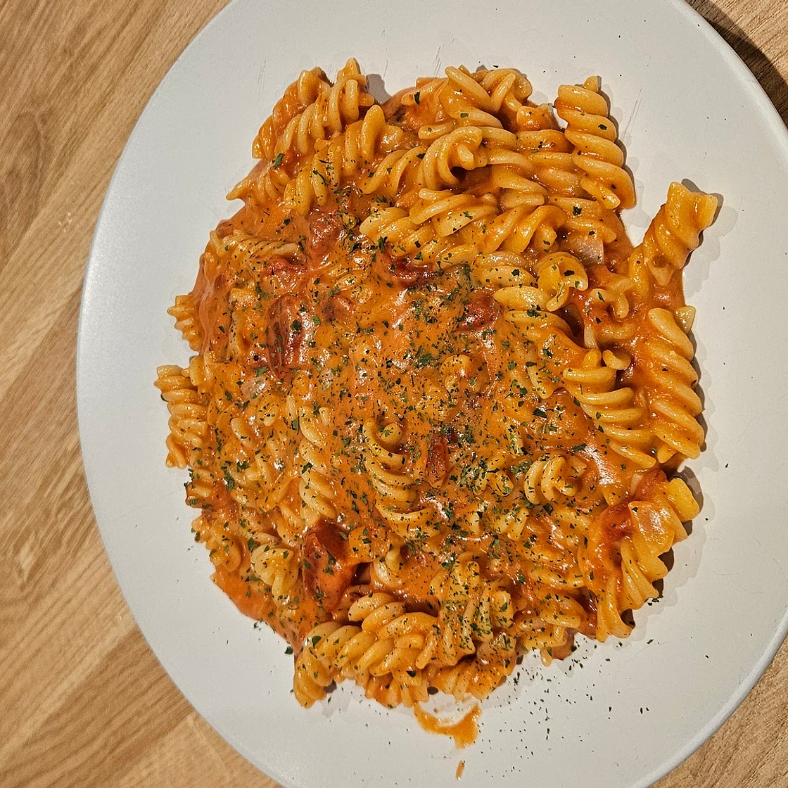 Canadian Creamy Tomato Pasta