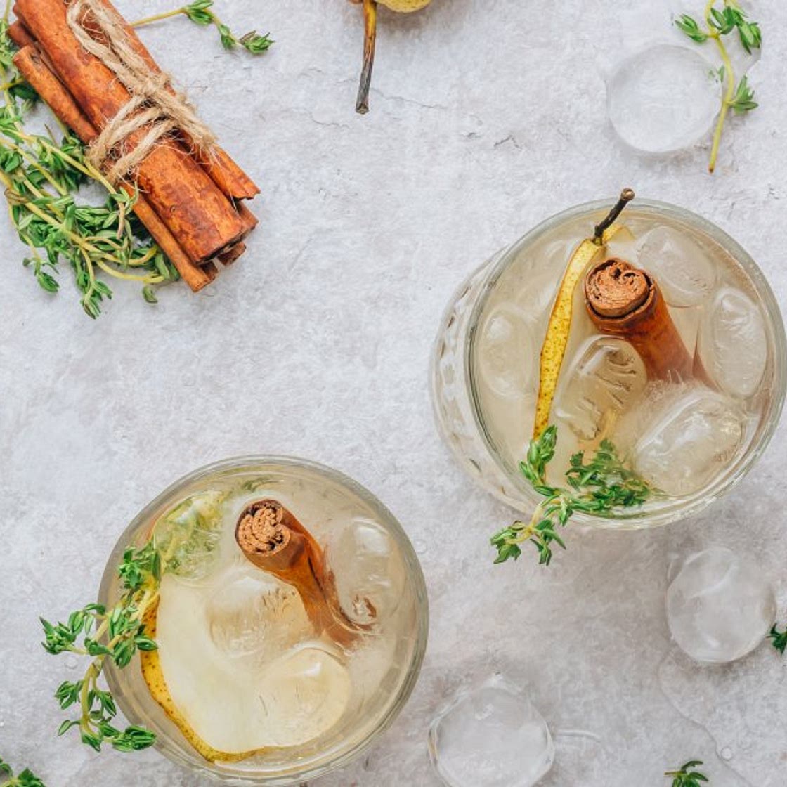 Cocktail épicé à la poire et au gingembre