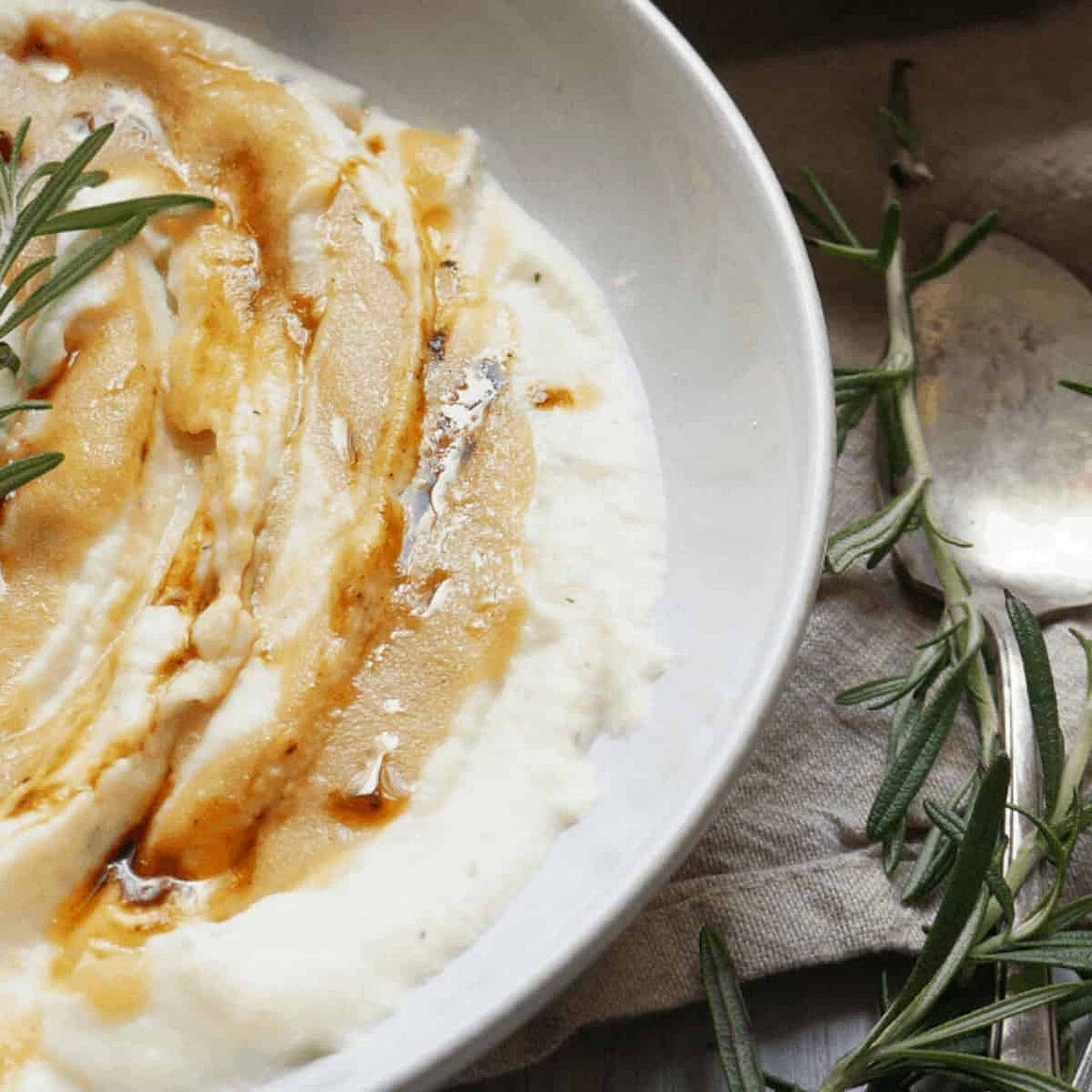 Keto Cauliflower Mash with Roasted Garlic and Rosemary