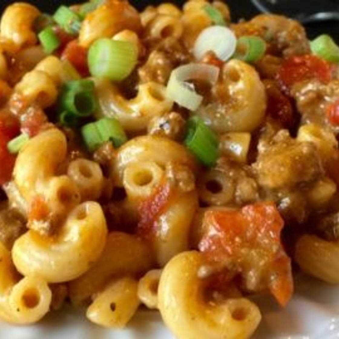 Skinny One Pot Cheeseburger Pasta Skillet