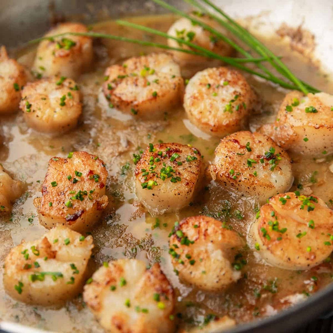 Pan Seared Scallops with Butter Sauce