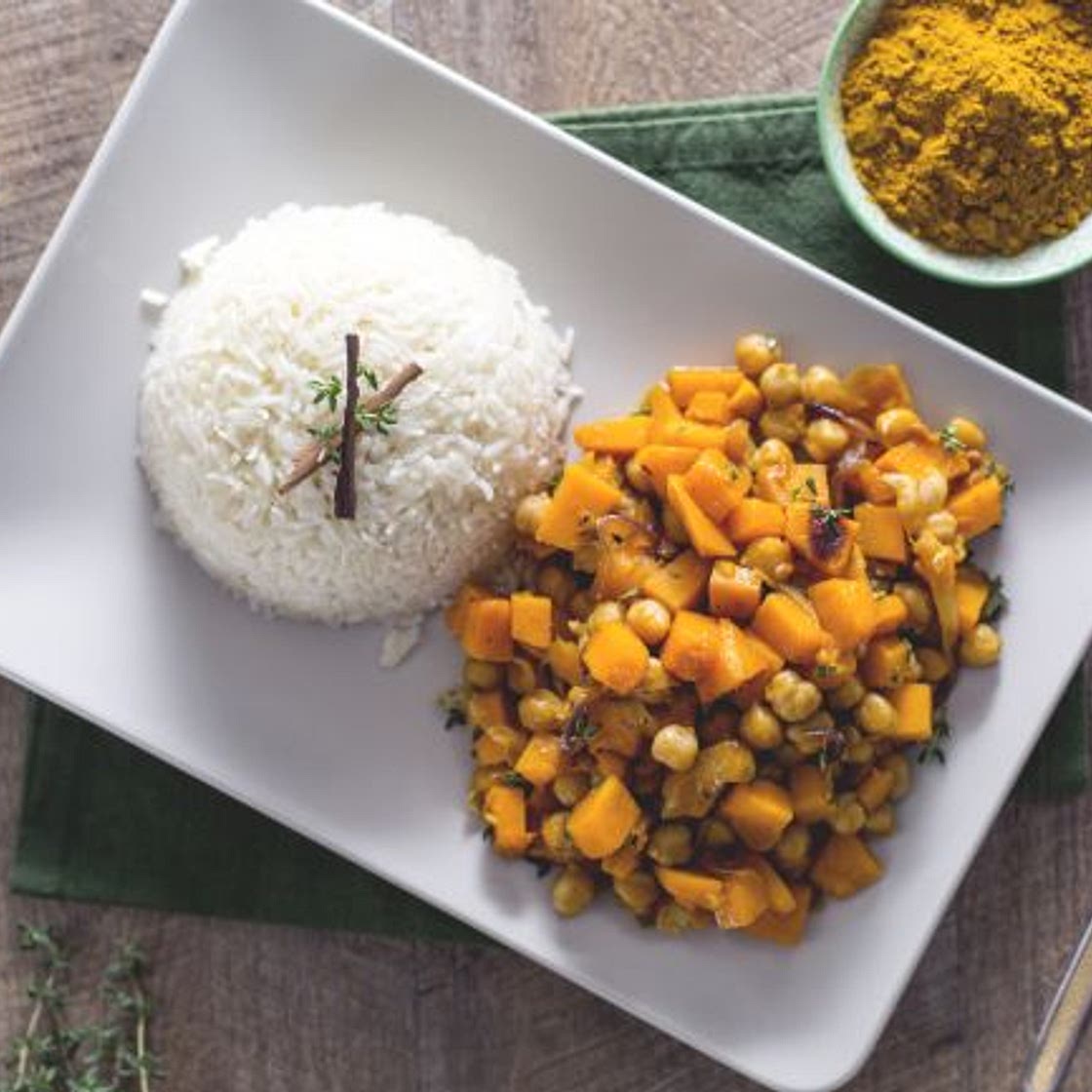Curry vegetariano con zucca e ceci