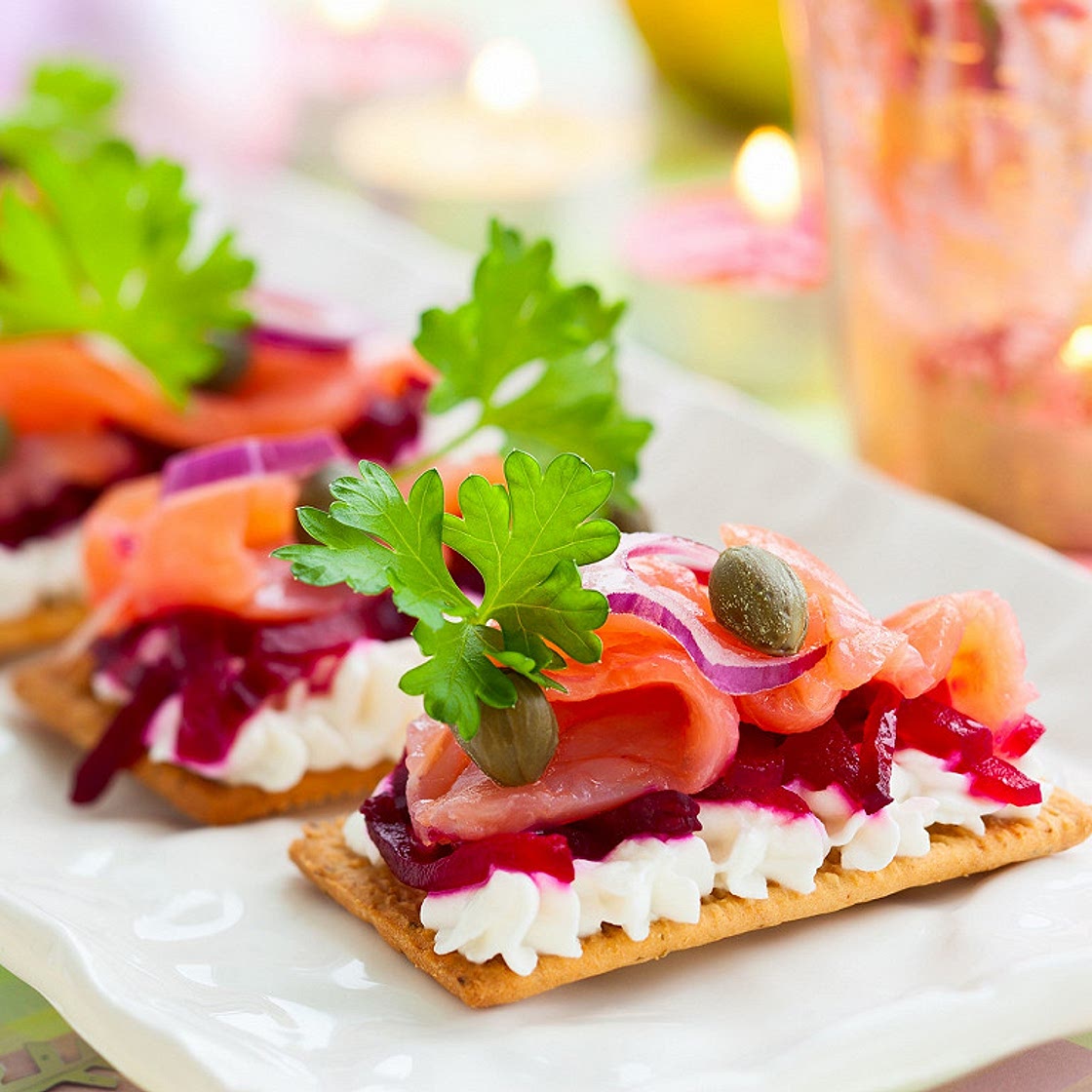 Amuse-bouche au saumon fumé, betterave et chantilly de mascarpone