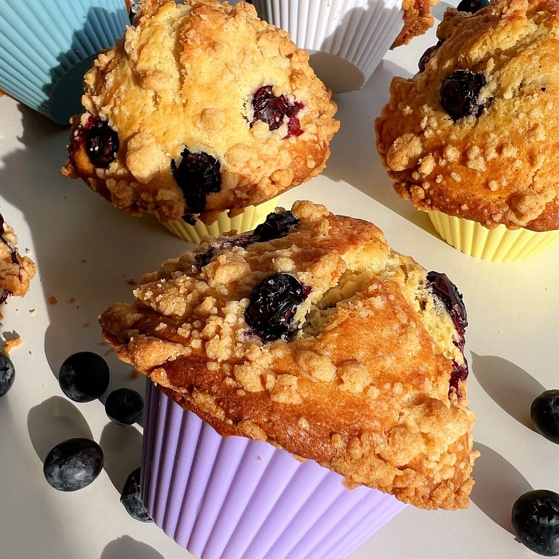 Blueberry Muffins with Crumb Topping