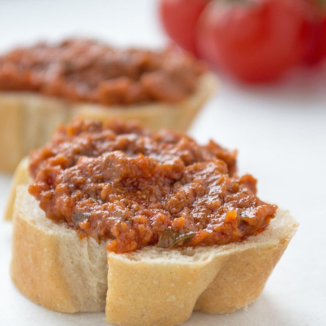 Würziger Tomatenaufstrich