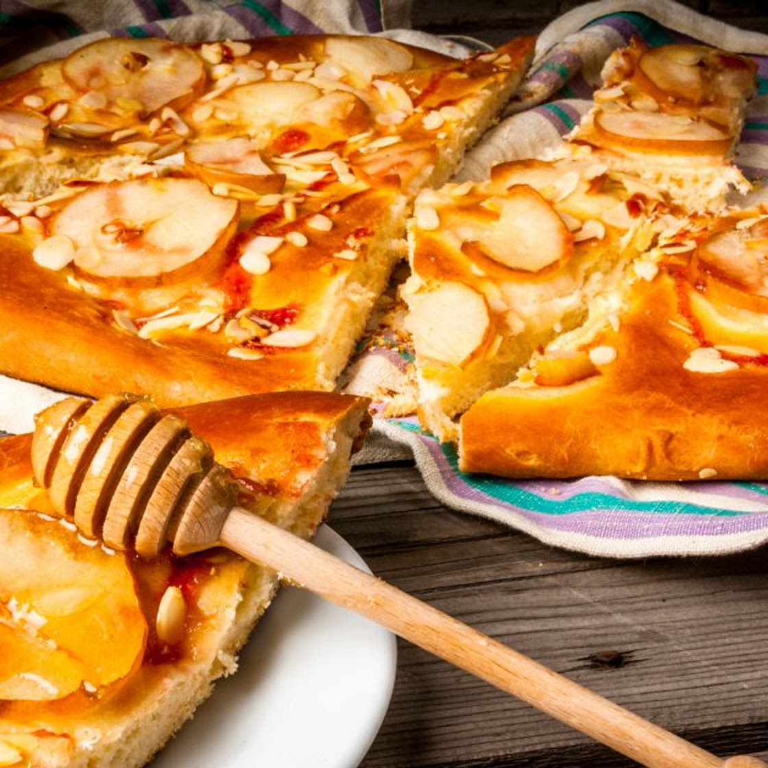 Focaccia sucrée aux poires et aux amandes