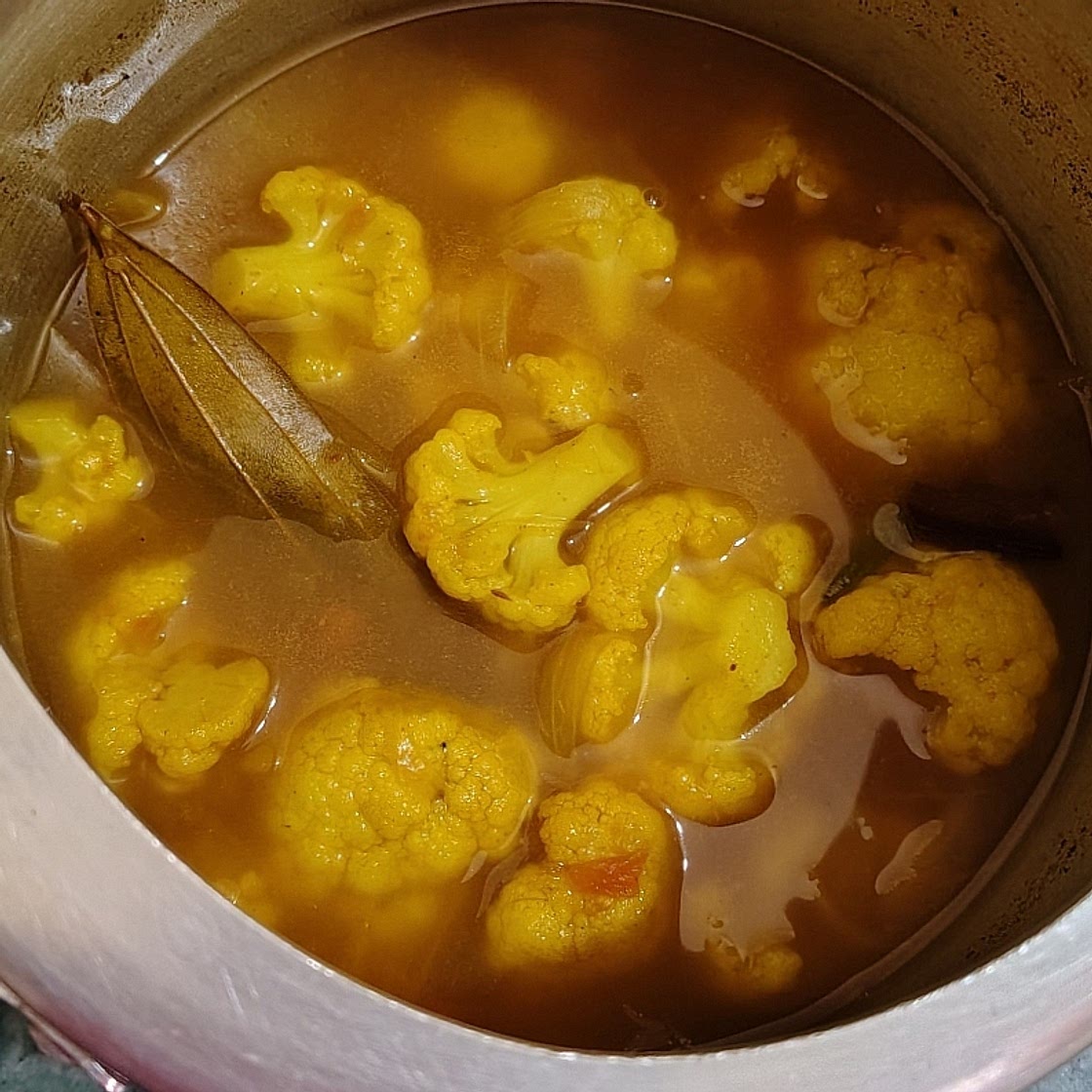 Aloo Gobi (Potato Cauliflower Curry)