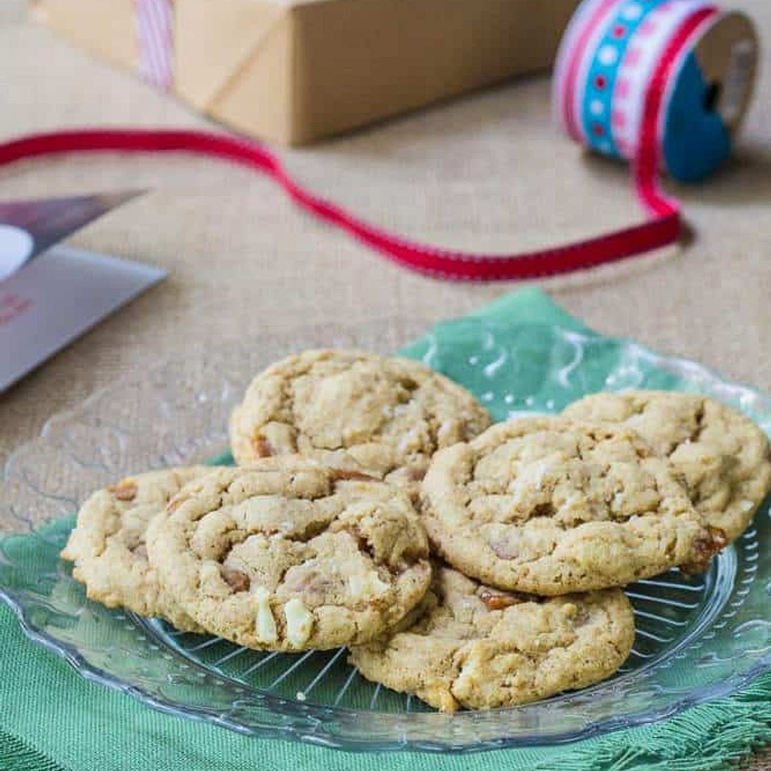 Salted Caramel Cashew Cookies