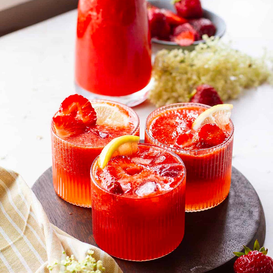 Refreshing Elderflower Strawberry Lemonade