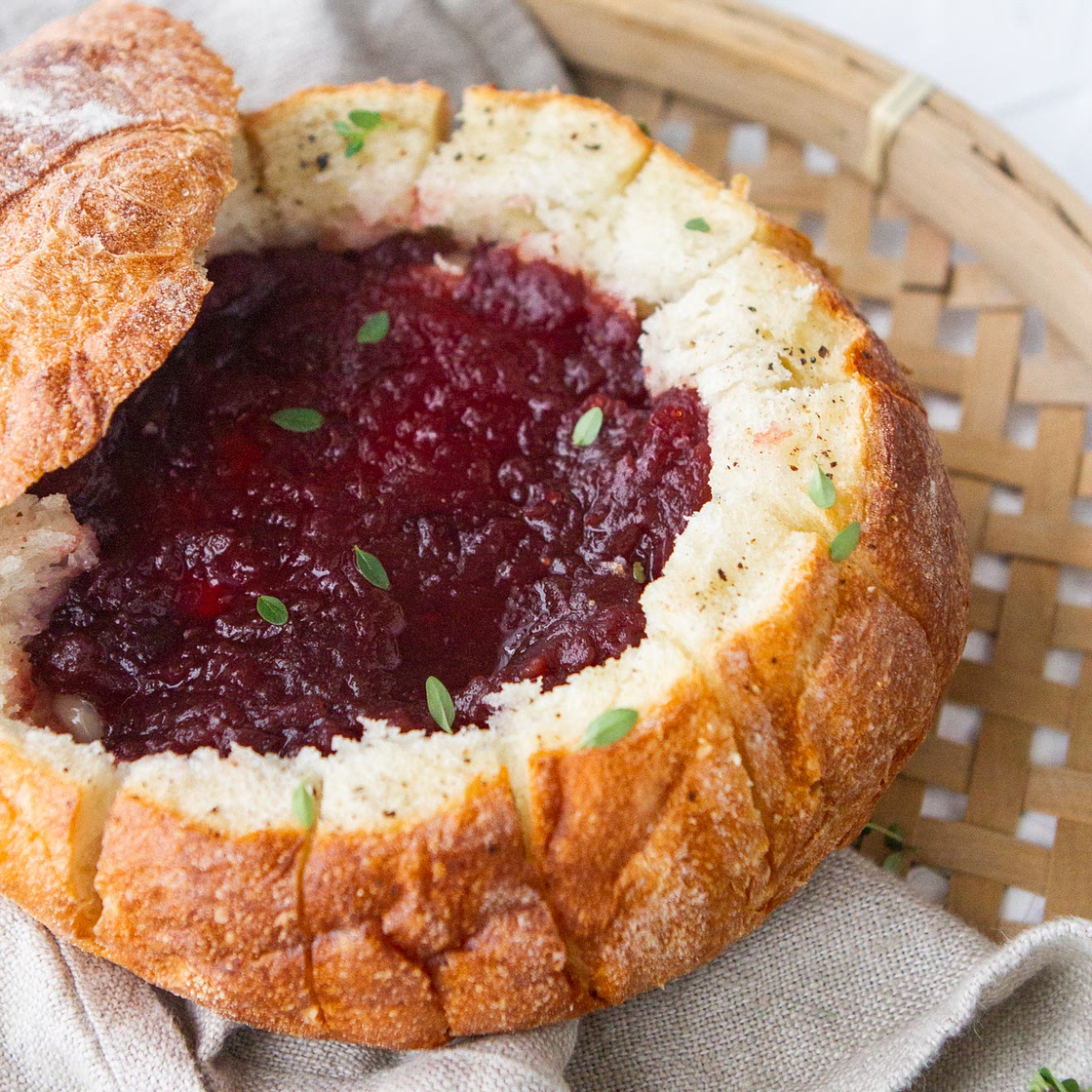 CRANBERRY BAKED BRIE BREAD BOWL