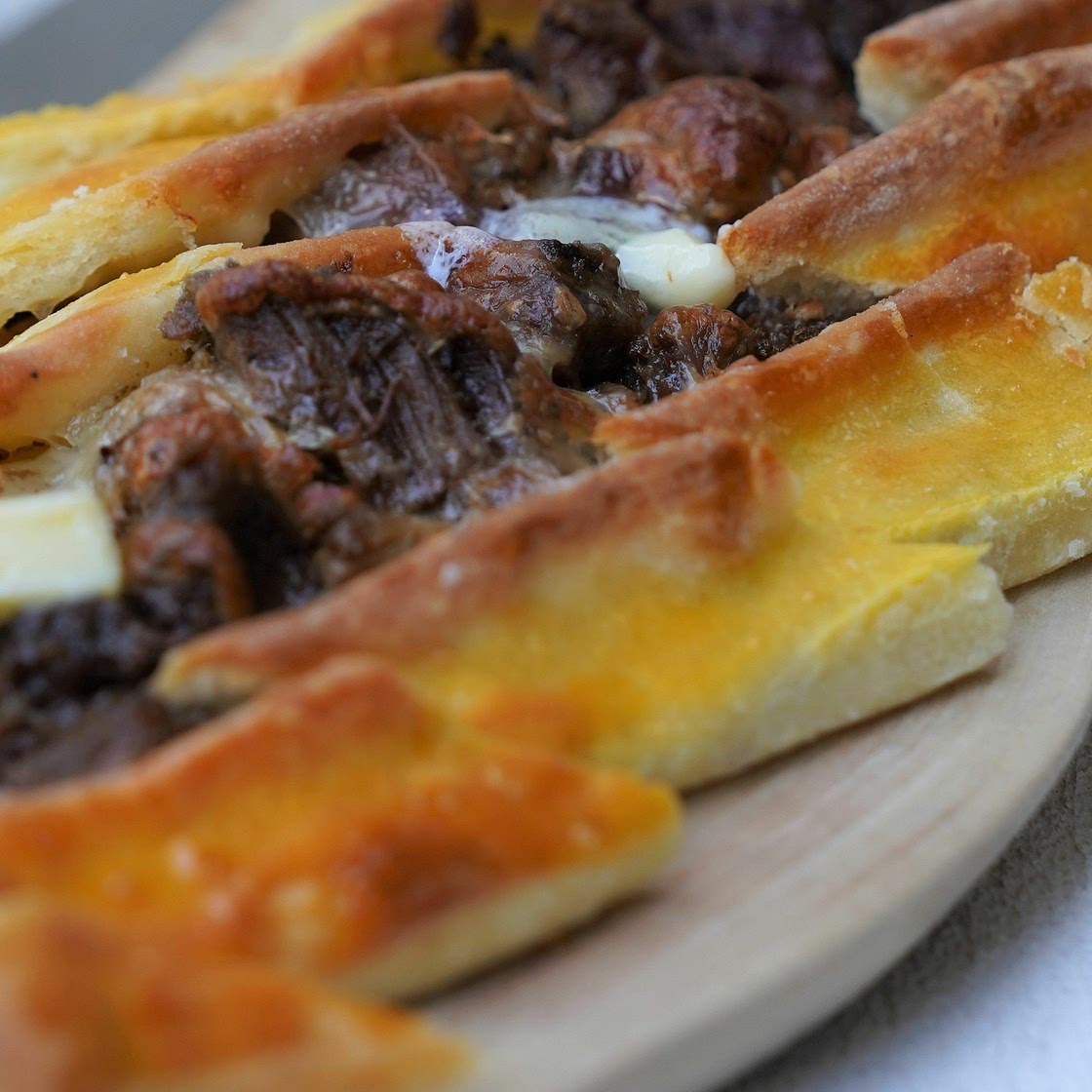 Mayasız Kavurmalı Pide