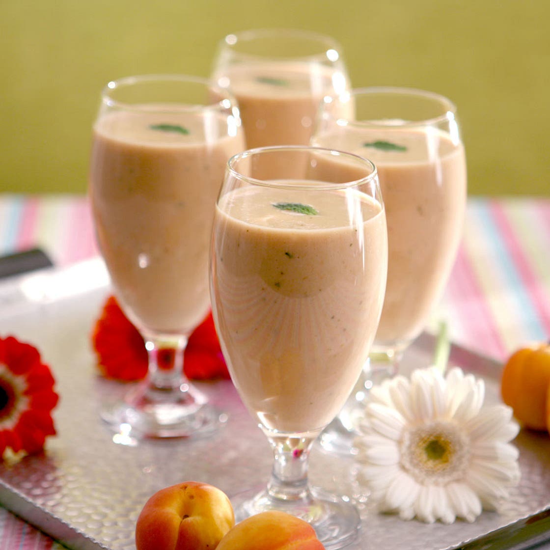 Smoothies veraniegos, batido de plátano y albaricoque (Summer sunshine smoothies)