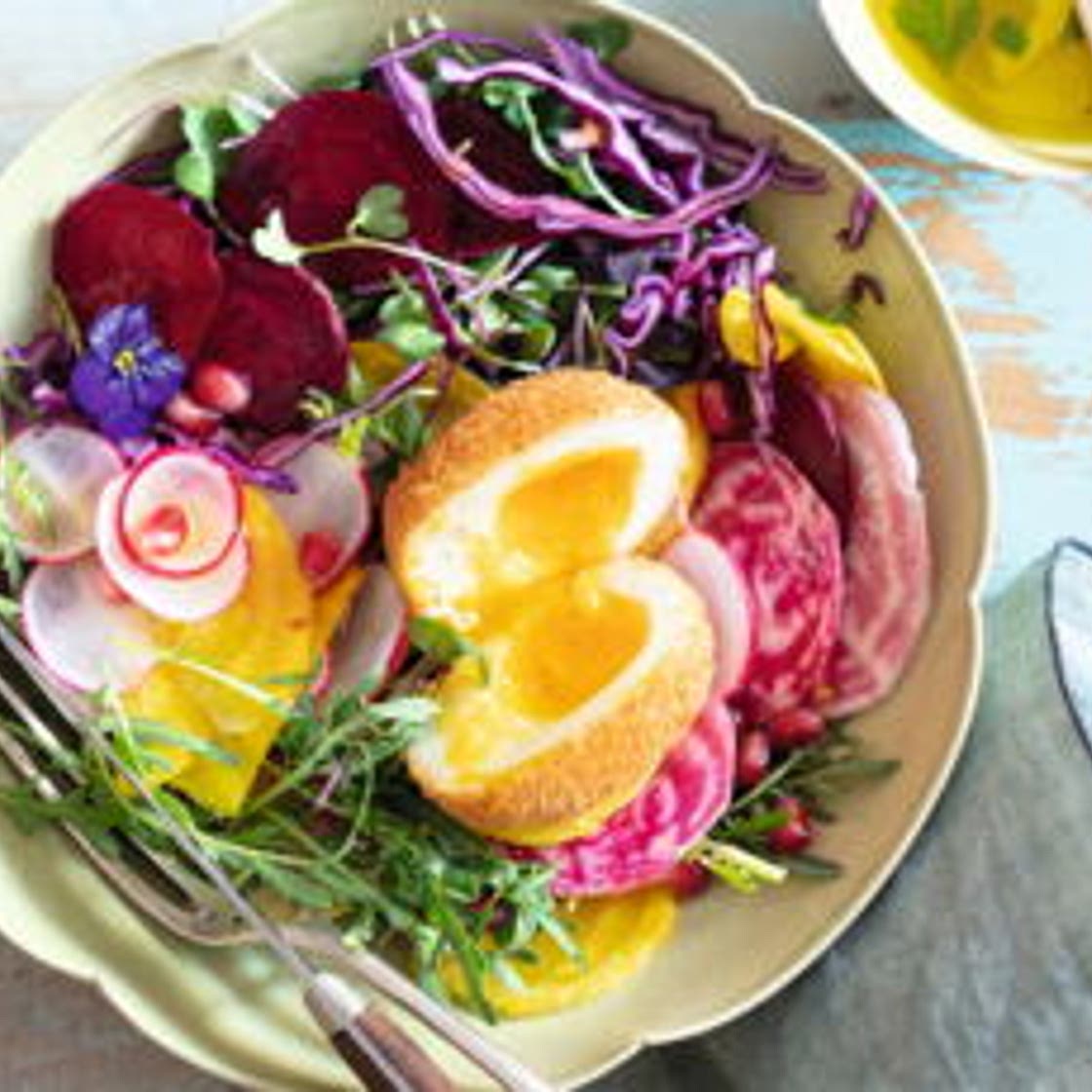 Salade folle à l'œuf mollet pané