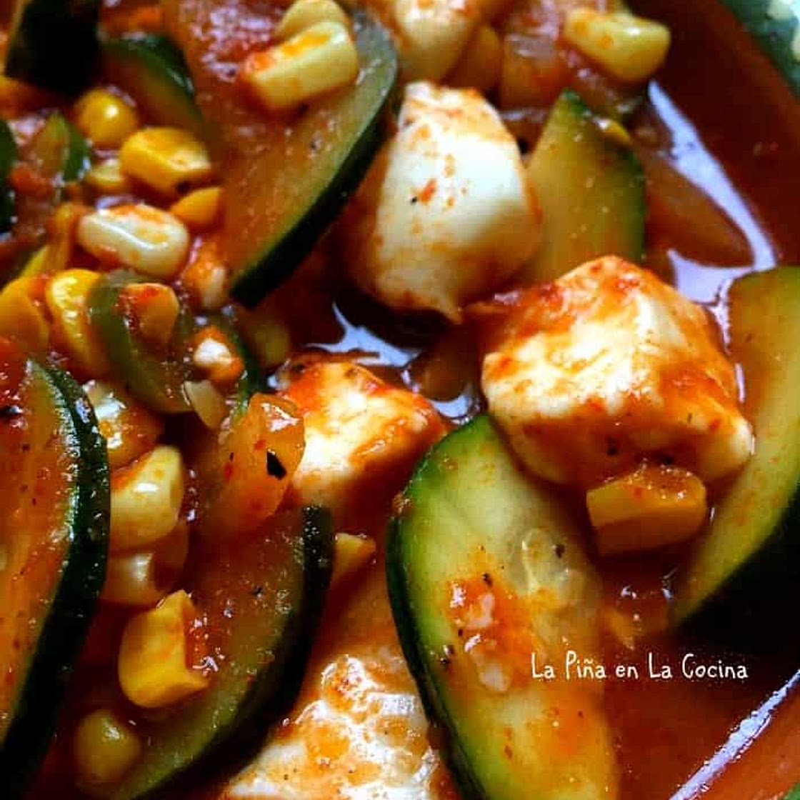 Calabacitas con Queso y Elote( Zucchini with Cheese and Corn)
