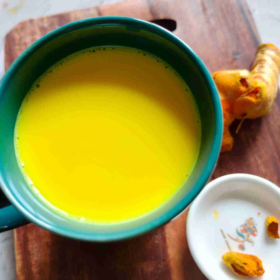 Authentic Turmeric Milk (Haldi Ka Doodh)