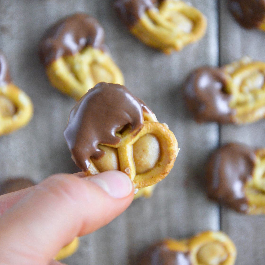Easy Peanut Butter Chocolate Pretzels