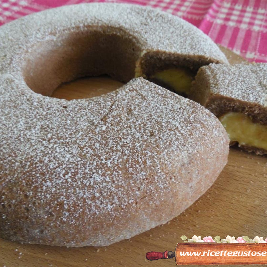 Ciambella di frolla ripiena con crema pasticcera