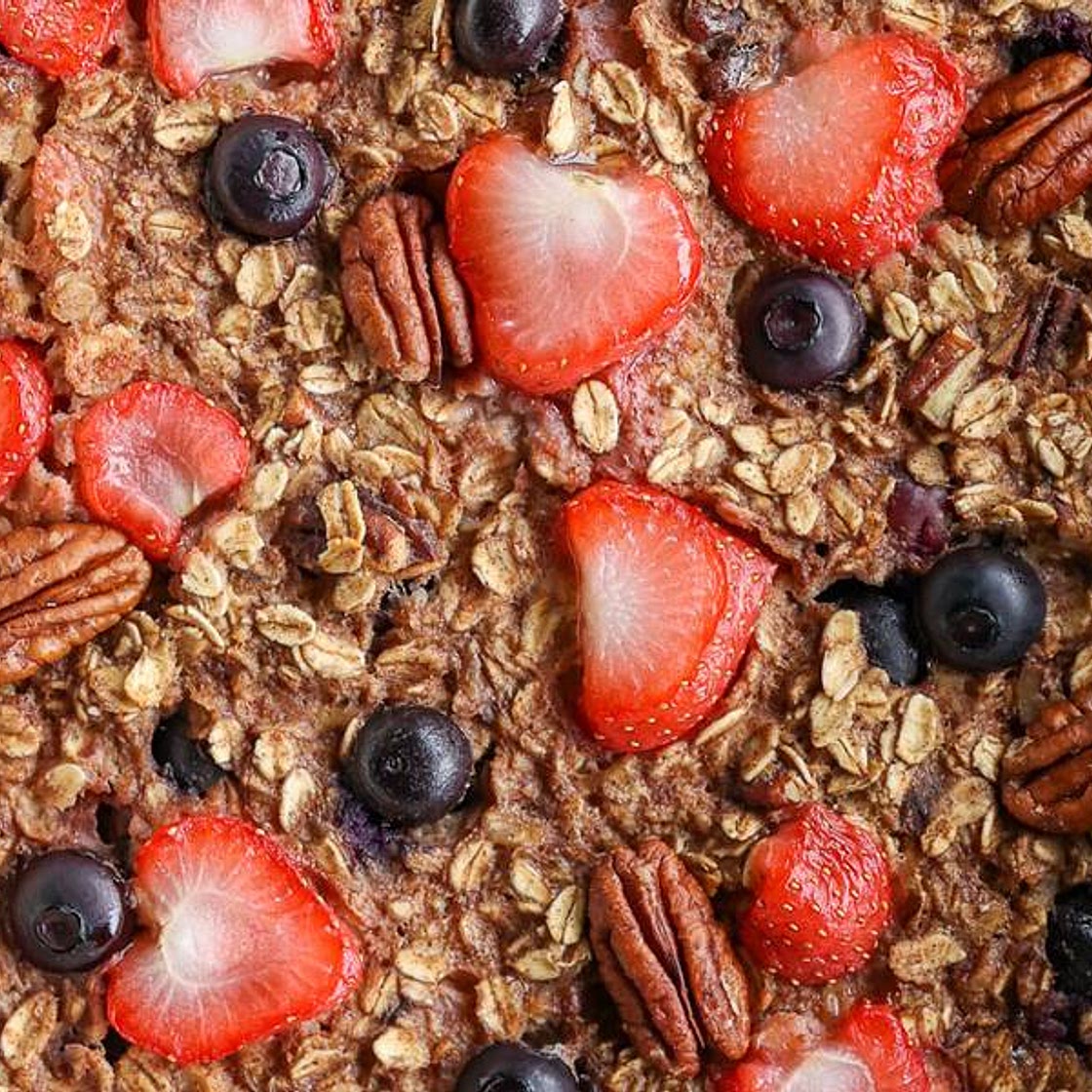 Baked Berry & Pecan Oatmeal
