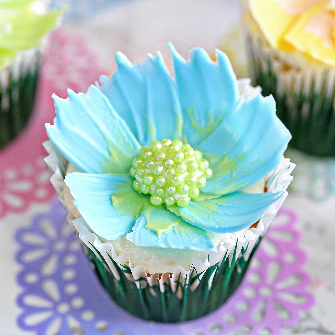 Easy Chocolate Flower Cupcakes
