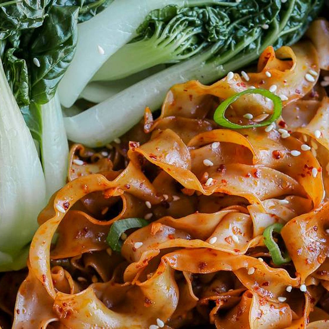 Quick Garlic Chili Noodles